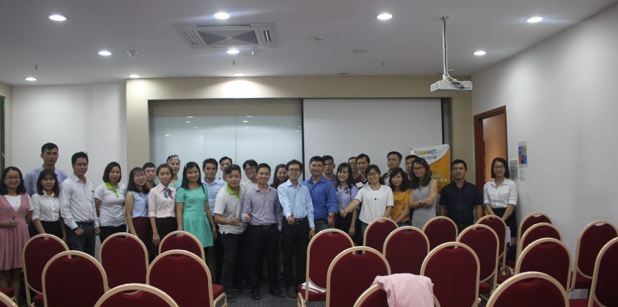Hơn 60 khách mời là các CEO, CMO... của các doanh nghiệp vừa và nhỏ tham gia hội thảo.